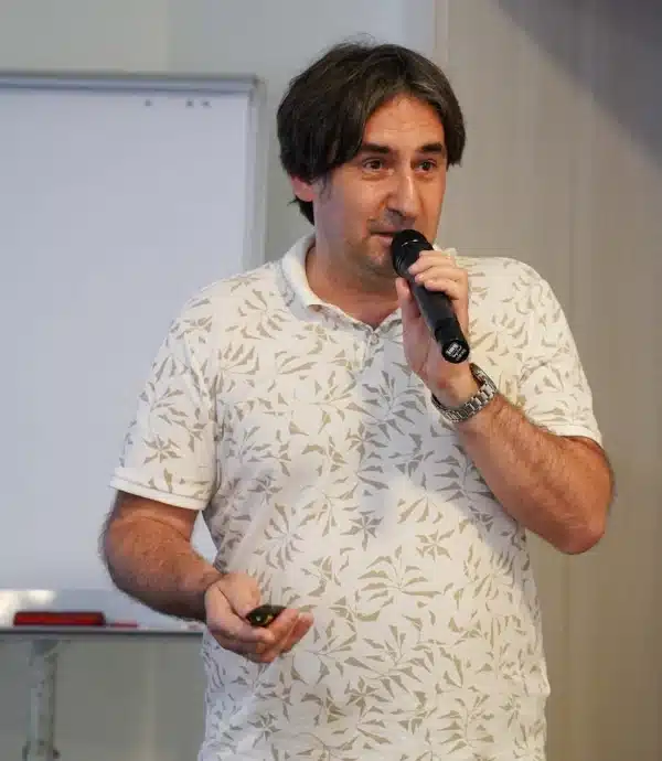 «Єврейка» оживає у пам’яті: історики презентували дослідження про простір трьох кладовищ на Литовській - фото 1