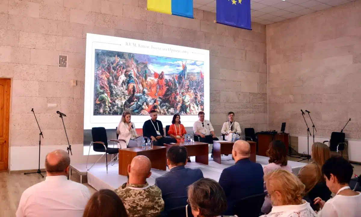 У Хмельницькому представили культурну спадщину Рівненщини
