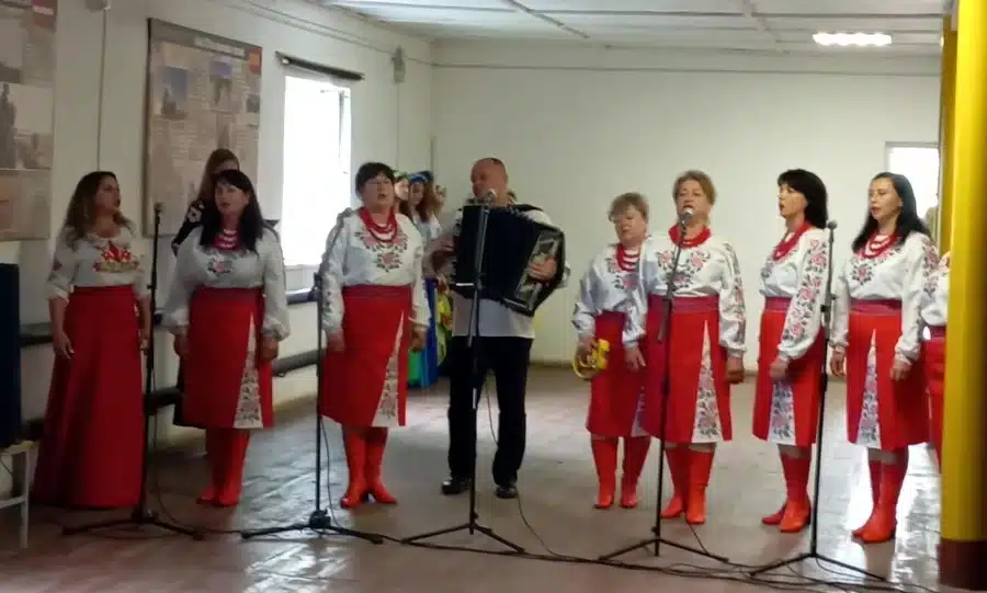 Мелодія вдячності: як аматори з Привільненської громади подарували свято захисникам - фото 4