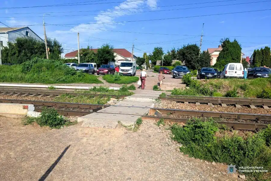 У Рівному потяг травмував пенсіонерку, яка переходила колії поза переходом - фото 1