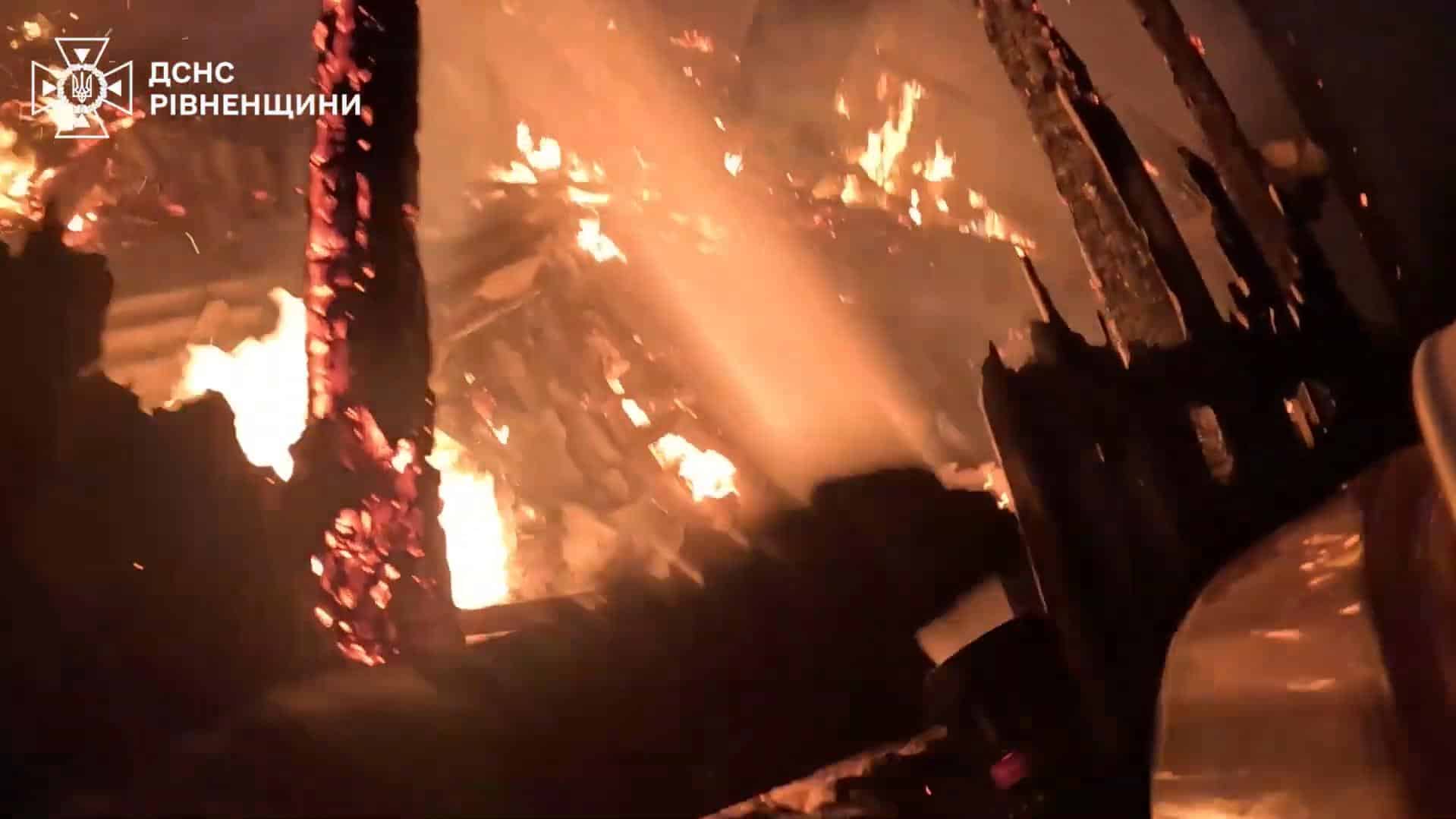 На Рівненщині під час пожежі у приватному будинку загинув чоловік
