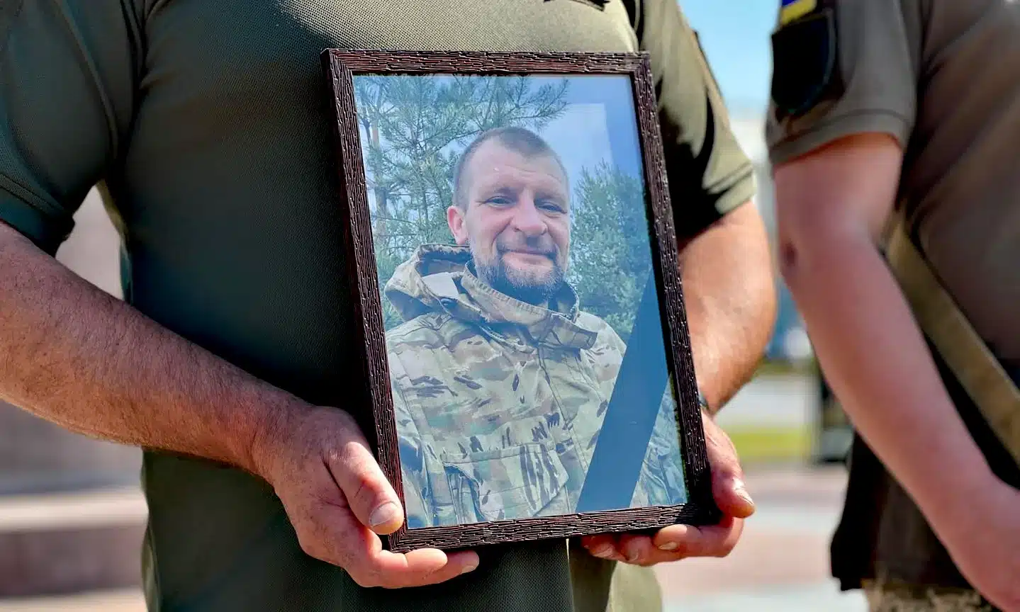 Останню шану віддали полеглому захиснику у Рівному