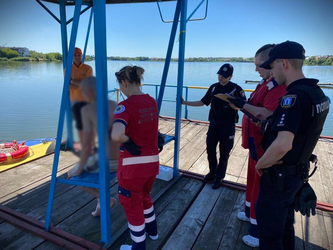 На Рівненщині рятувальники за дві години врятували двох чоловіків на водоймах