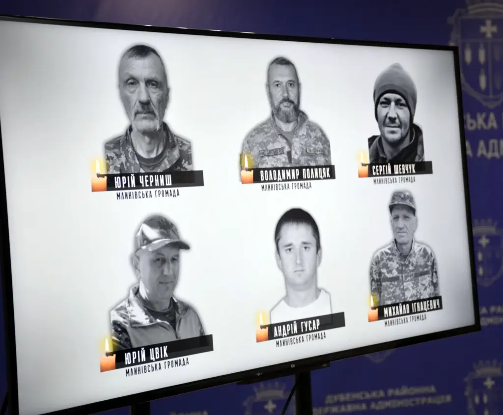 У Дубні вручили державні нагороди родинам загиблих Захисників - фото 1