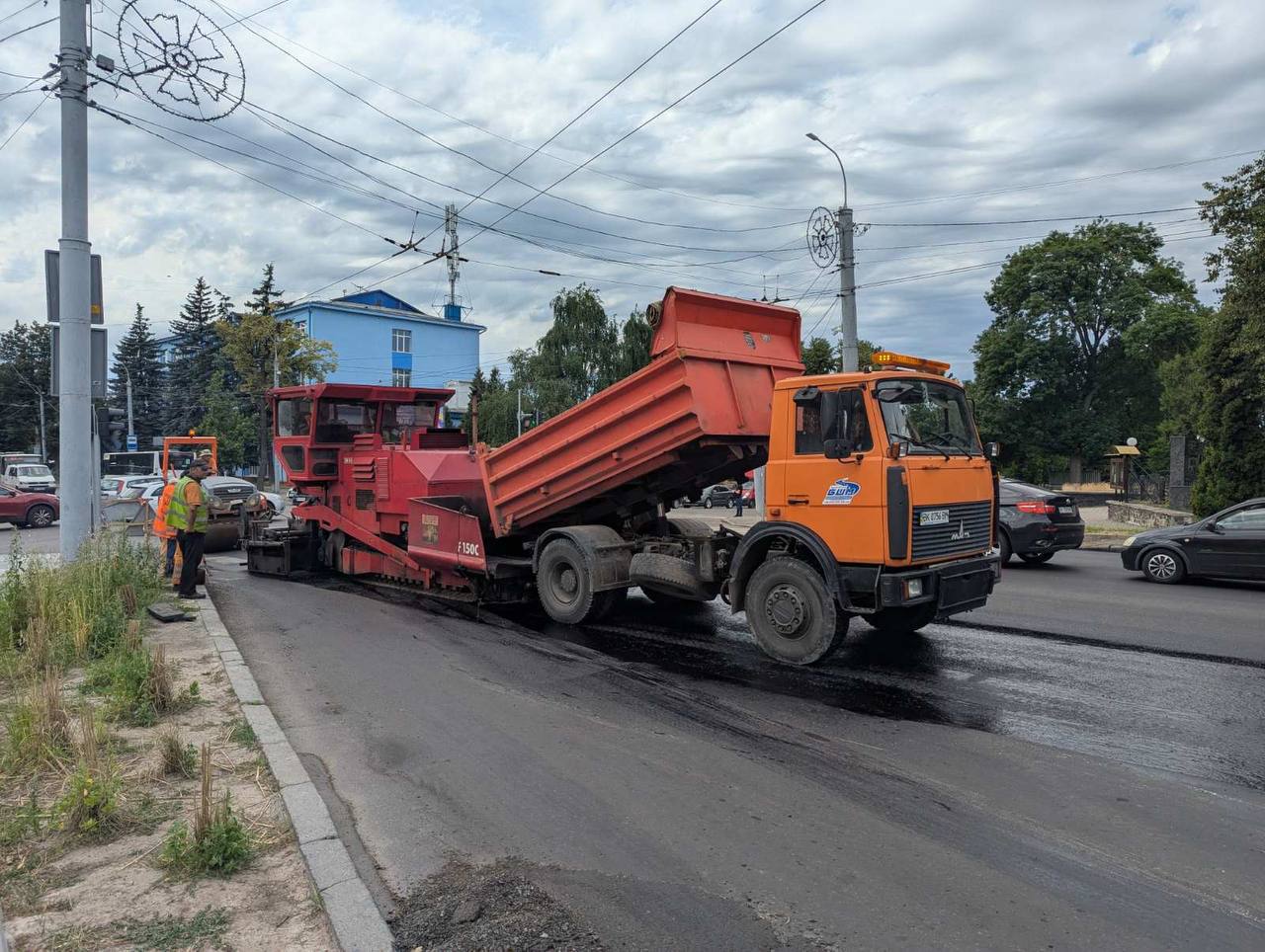 У Рівному через дорожні роботи можливе ускладнення руху на кількох вулицях