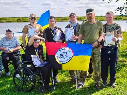 Риболовля для душі: на Рівненщині для військових провели терапевтичні змагання - фото 2
