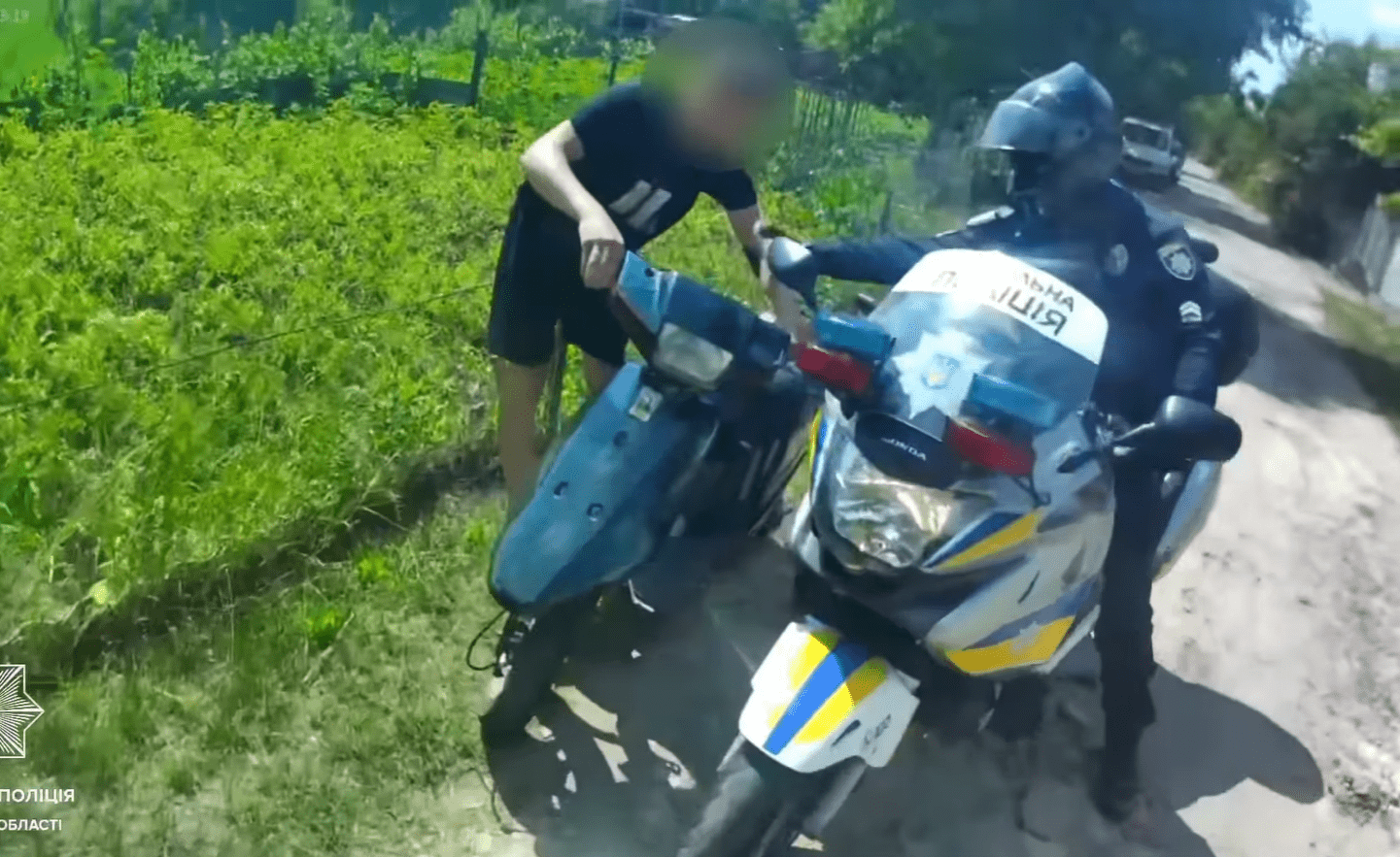 У Рівному 15-річний скутерист намагався втекти від мотопатрульних