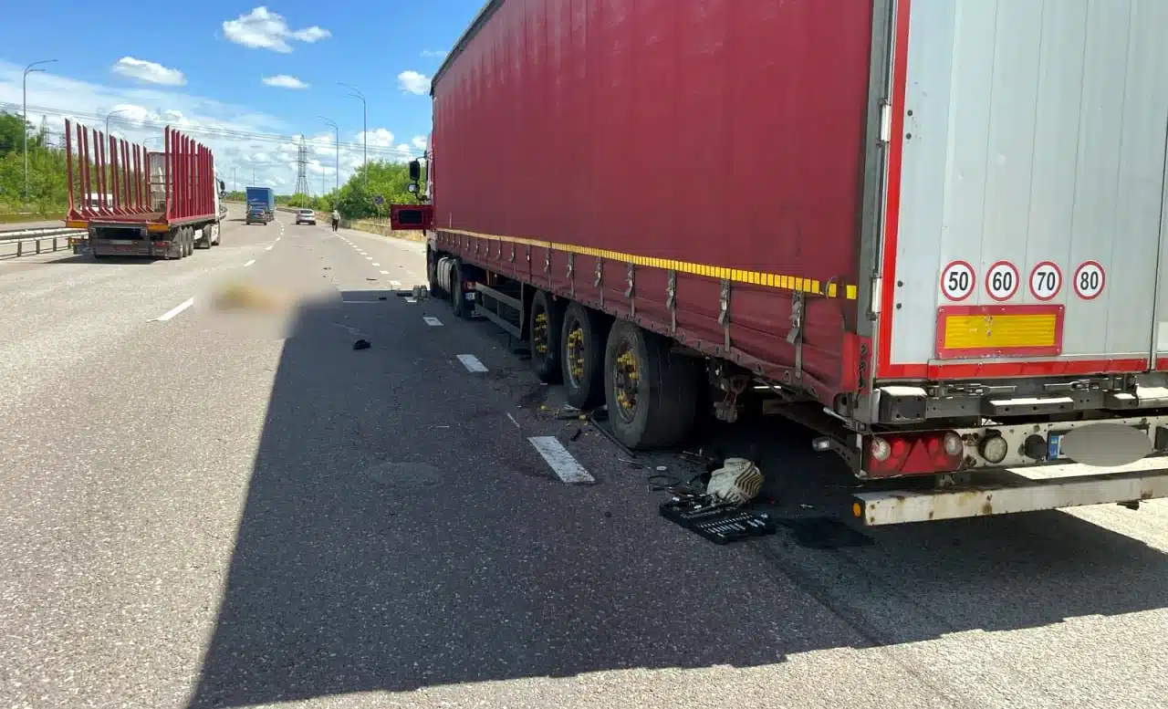 На Дубенщині водій Audi смертельно травмував чоловіка на узбіччі траси «Київ–Чоп»