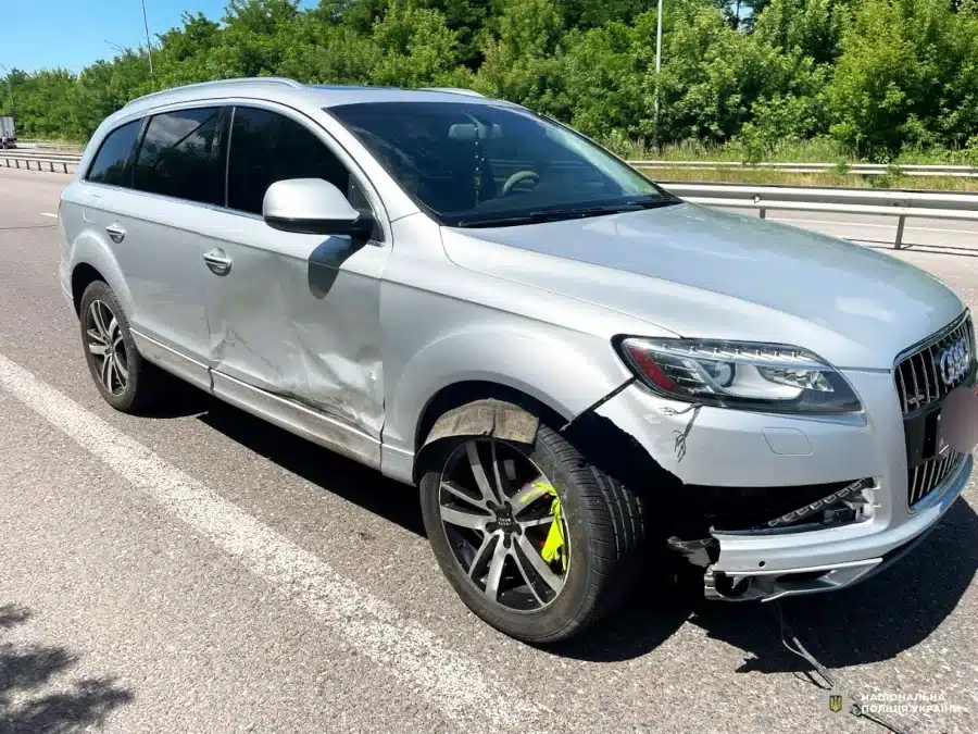 На Дубенщині водій Audi смертельно травмував чоловіка на узбіччі траси «Київ–Чоп» - фото 1