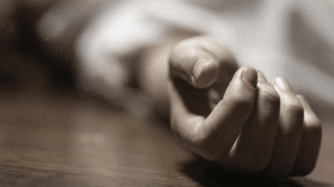 У Рівному рятувальники відкрили квартиру, де знайшли мертвого чоловіка