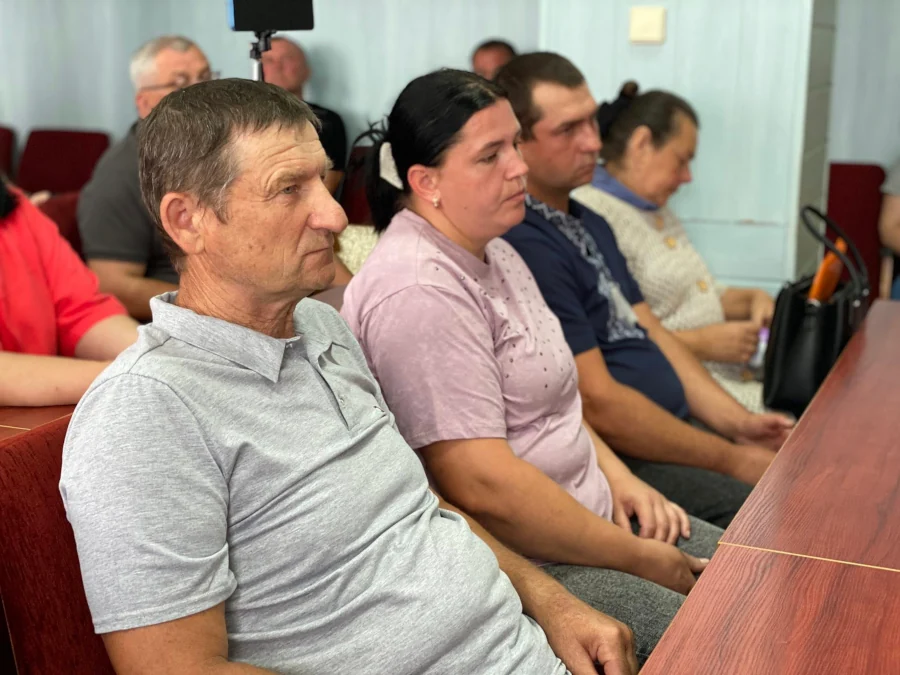 У Дубровиці вручили державні нагороди родинам полеглих Захисників України - фото 2
