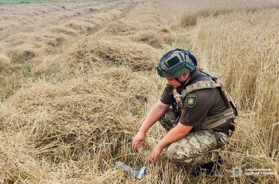 На Рівненщині вибухотехніки знешкоджують уламки ворожих боєприпасів після атак - фото 2