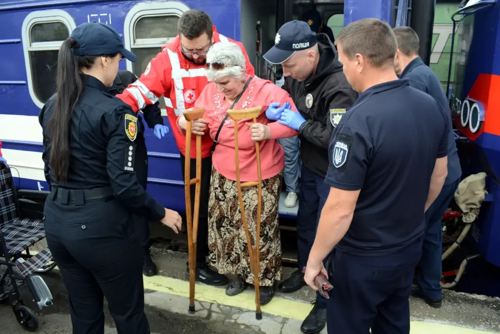 На Рівненщину прибув черговий евакуаційний поїзд із Донеччини - фото 1