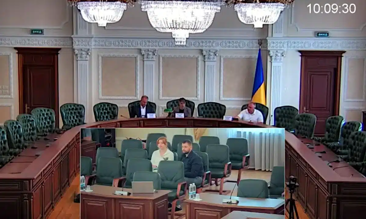 Суддю Рівненського окружного адмінсуду Дмитра Махаринця тимчасово відсторонили від роботи