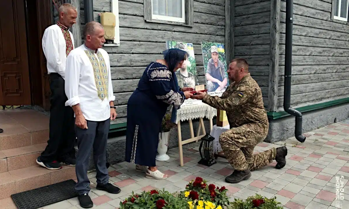 Родині загиблого нацгвардійця з Дубенщини вручили орден «За мужність»