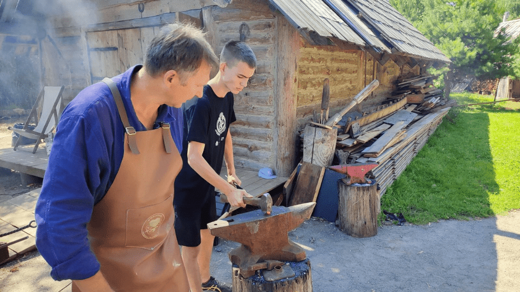 У «Оствиці» оживає ковальське мистецтво Київської Русі для школярів Рівного