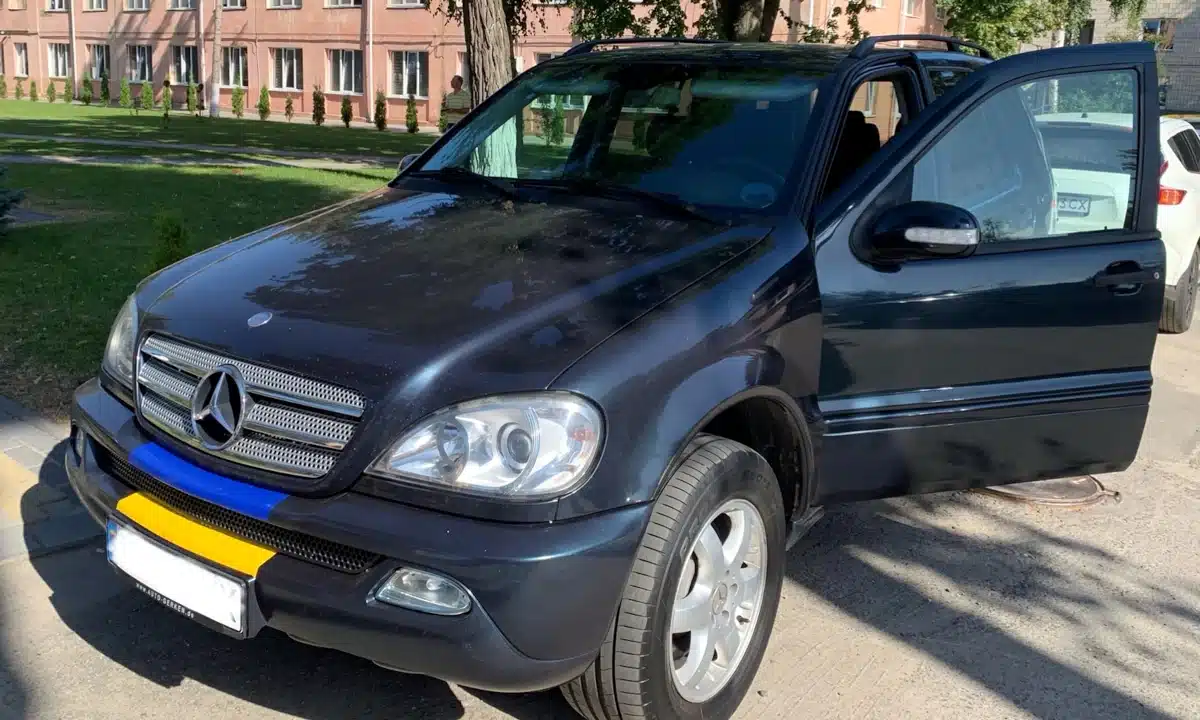Медики РОКЛ передали ЗСУ вже 12-й автомобіль з початку війни