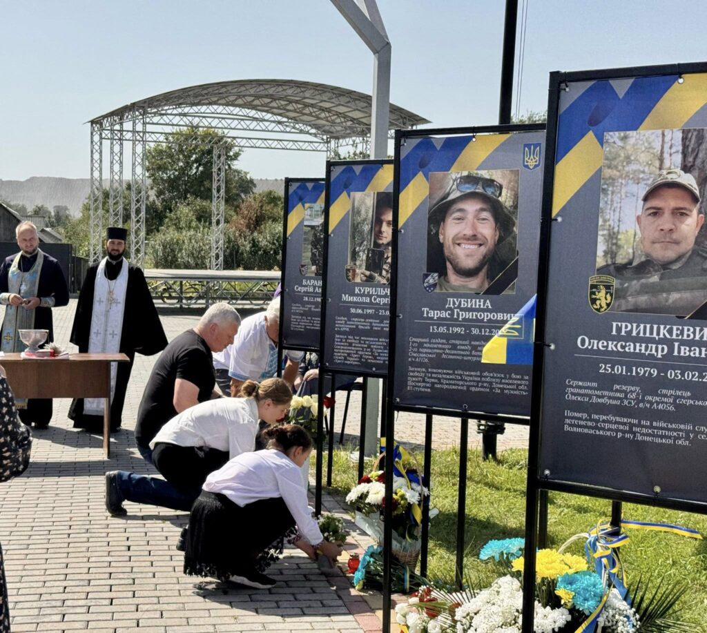 У Клесові відкрили Алею слави загиблим захисникам України - фото 2
