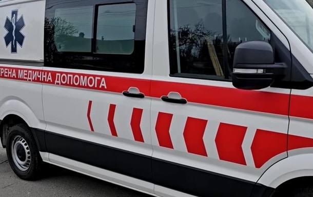 Патрульні Рівного супроводили швидку з породіллею до пологового