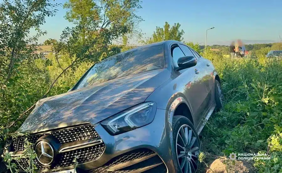 Поблизу Рівного у Бармаках зіткнулися два авто, троє людей у лікарні - фото 1