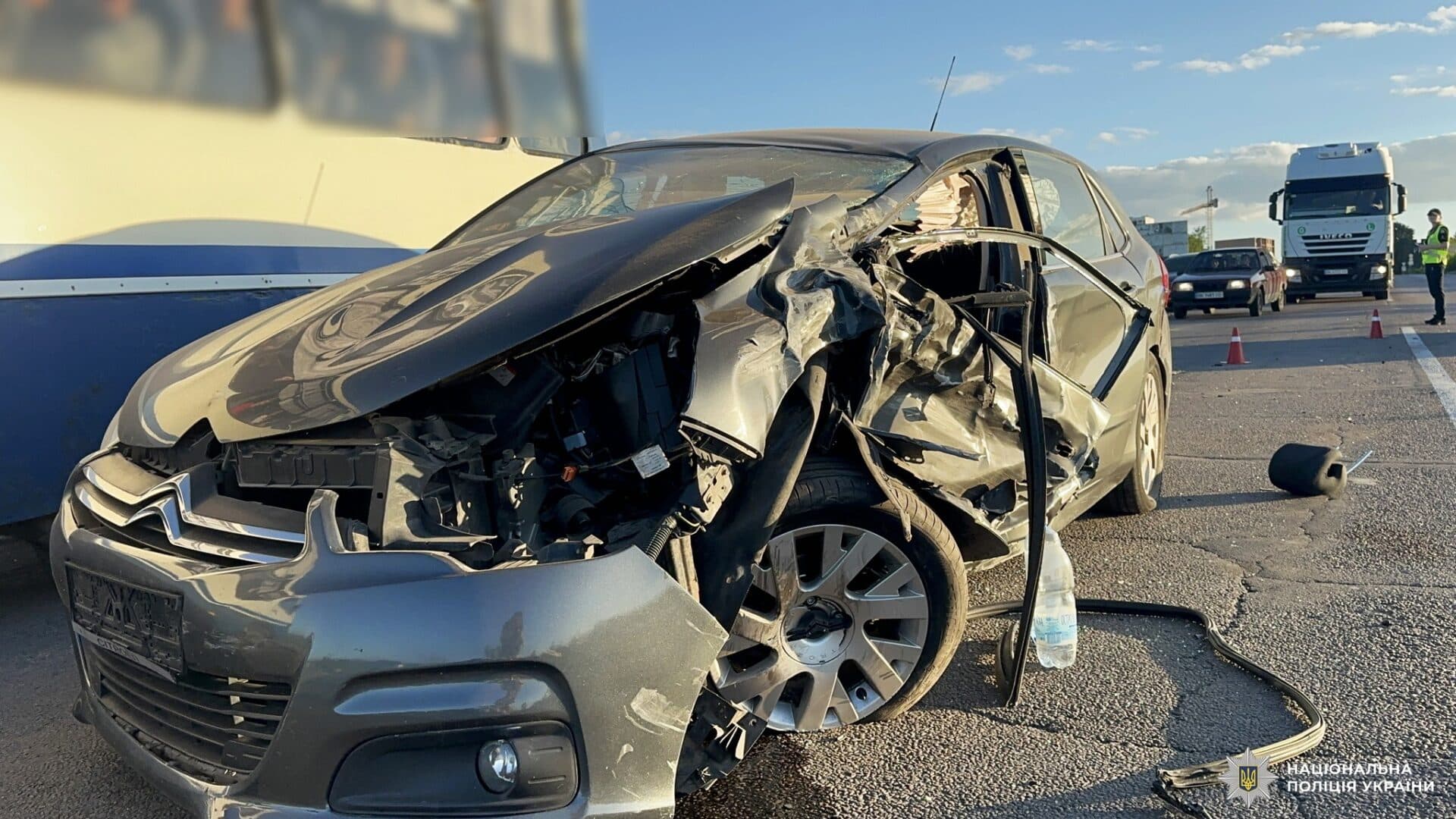 У Бармаках зіткнулися Mercedes та Citroën – двоє водіїв у лікарні