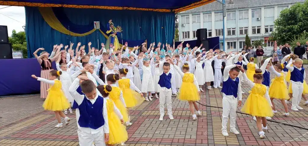 Жителі Дубенщини відзначили День Незалежності України добрими справами - фото 2