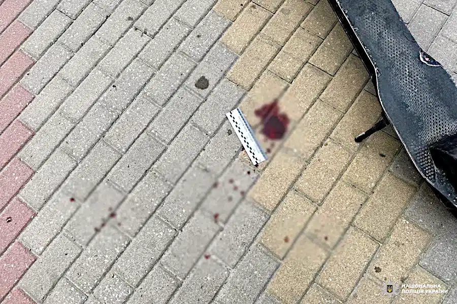 У Рівному затримали братів, які пограбували чоловіка на зупинці громадського транспорту - фото 1