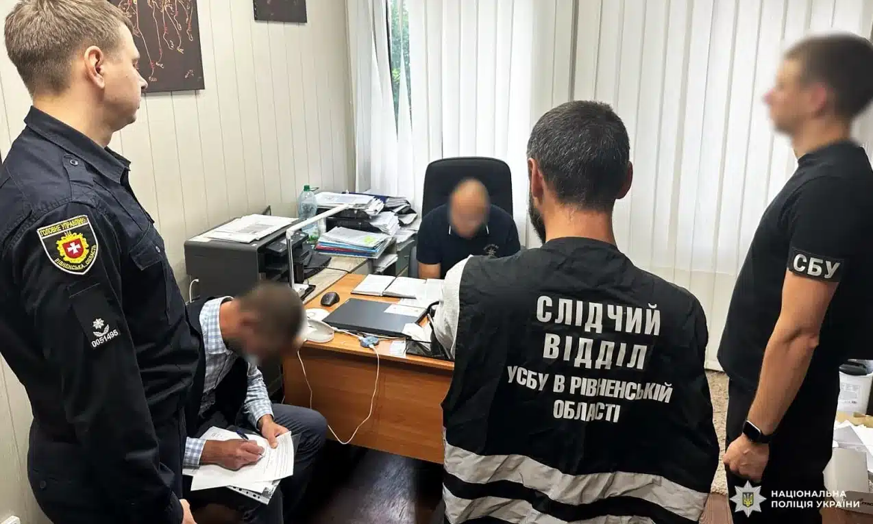 Директор коледжу на Рівненщині за гроші допомагав ухилятися від мобілізації