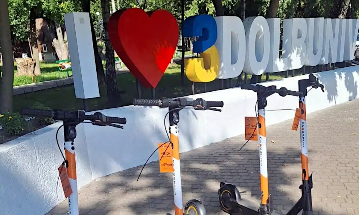 У Здолбунові з’явилися прокатні електросамокати: питання винесуть на сесію міськради. Думки в громаді поляризовані