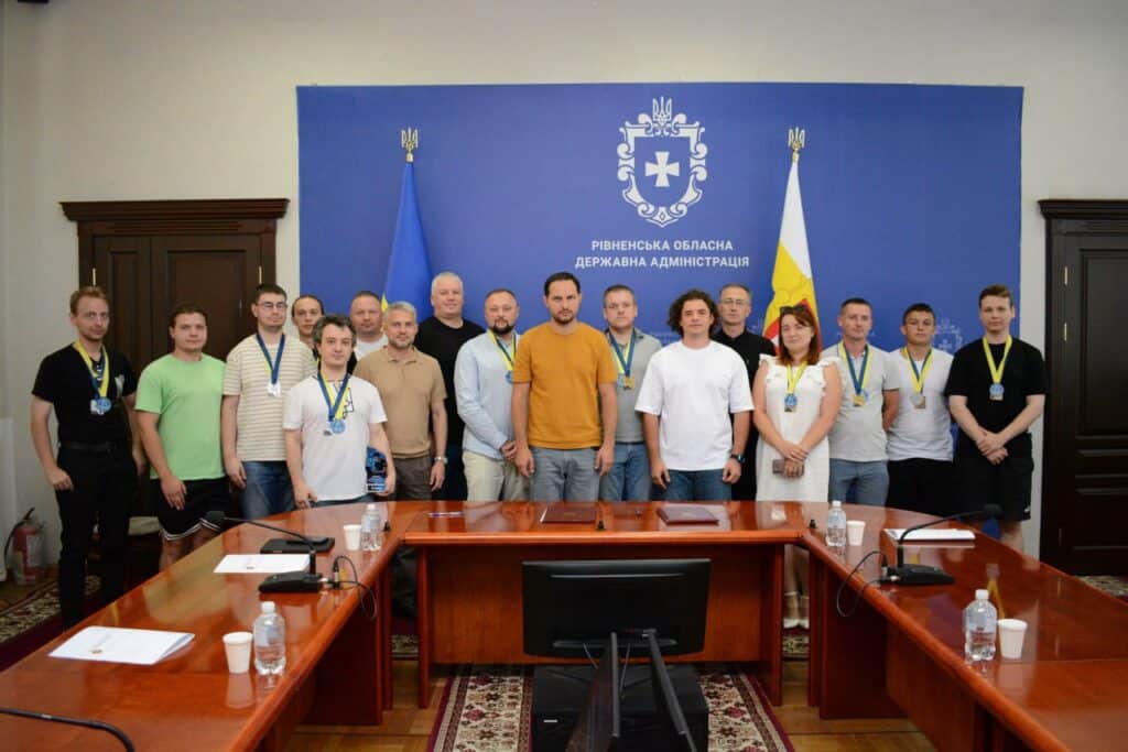 Переможці чемпіонату Рівненщини з кібербезпеки отримали нагороди - фото 1