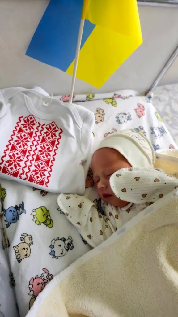 У Рівному на День Незалежності народилося 14 малюків у вишиванках - фото 1