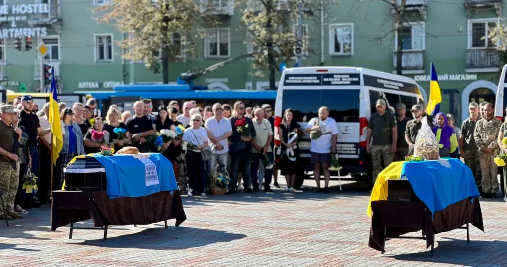 З двома захисниками попрощались у Рівному 30 серпня - фото 1