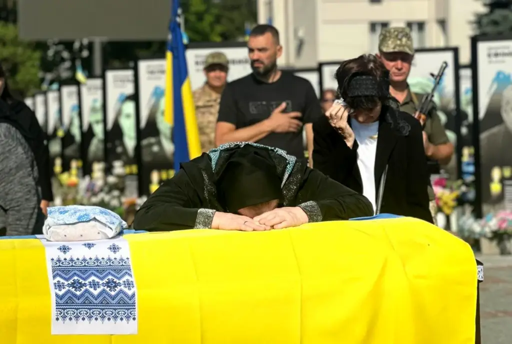 Захисника Віктора Кузнюка провели на вічний спочинок у Рівному - фото 1