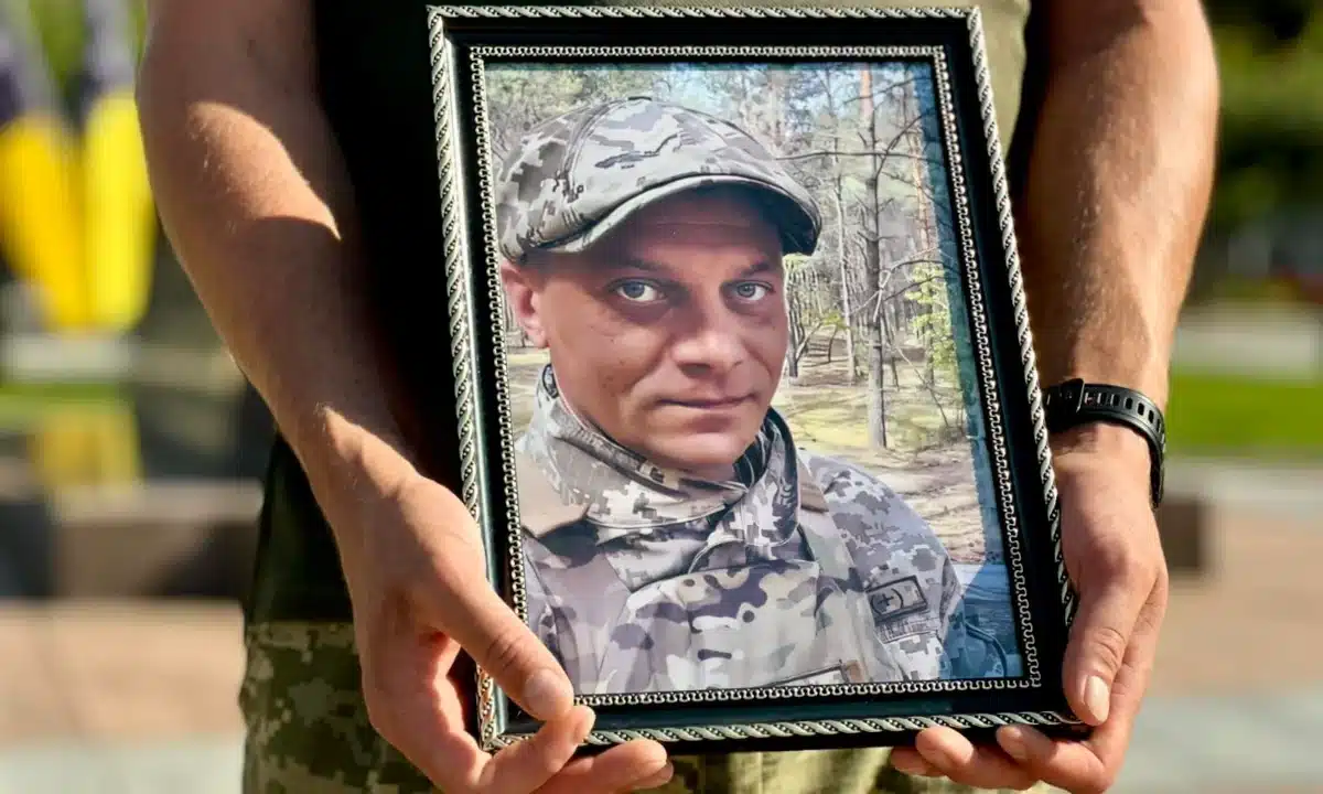 На вічний спочинок провели полеглого захисника в Рівному