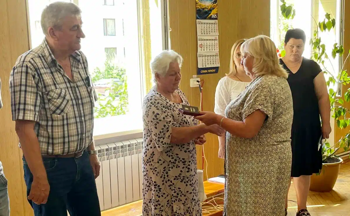 У Зорянській громаді вручили орден «За мужність» бабусі загиблого військового