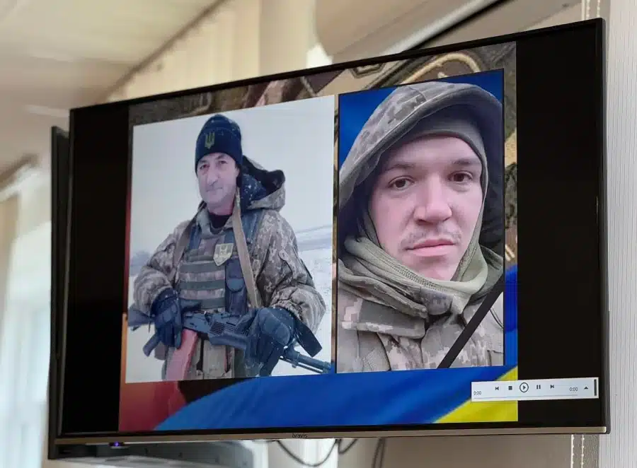 Родинам загиблих військових з Сарненщини вручили державні нагороди - фото 1