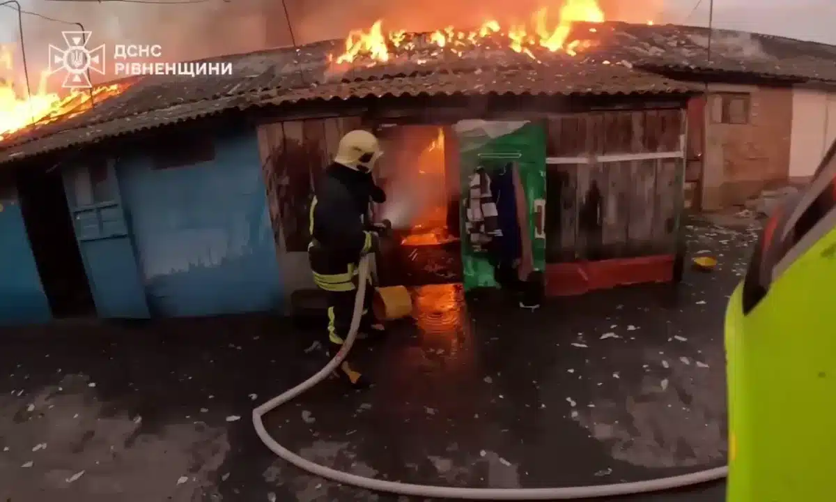 Масштабна пожежа на Дубенщині знищила майно кількох родин