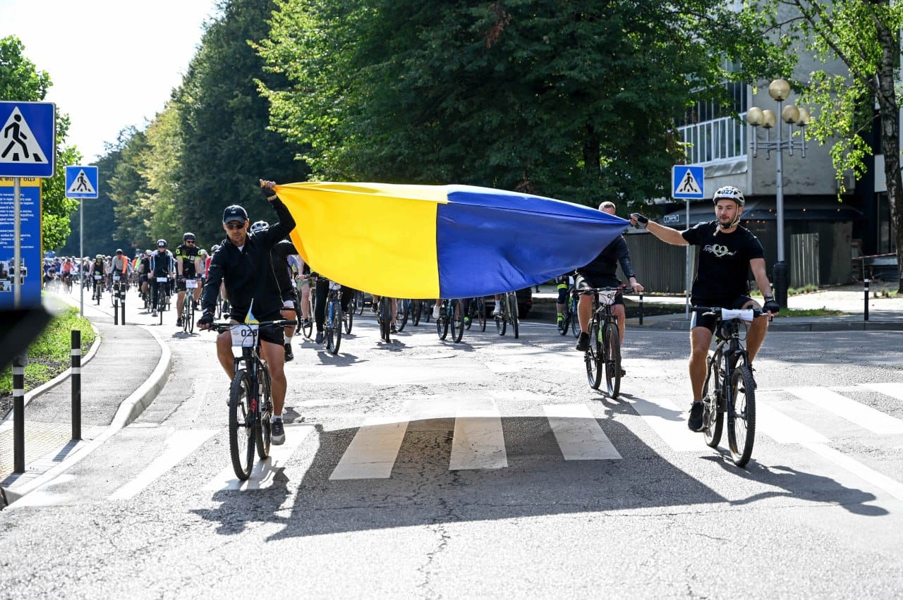 Велопробіг у Рівному: понад чверть мільйона гривень на дрони для військових