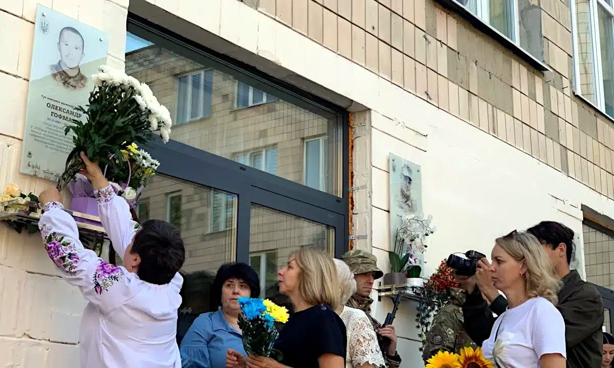 Пам’ять полеглого захисника Олександра Гофмана вшанували у Рівному