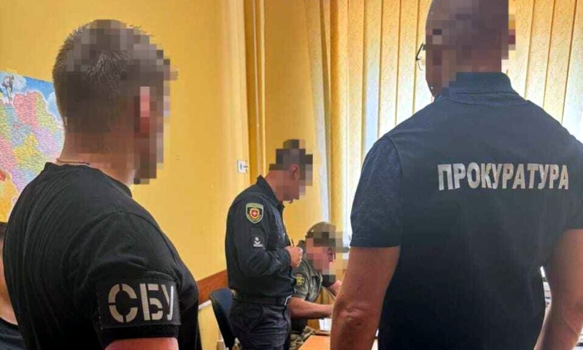 На Рівненщині викрили групу, яка під виглядом гуманітарної допомоги ввезла 27 автомобілів