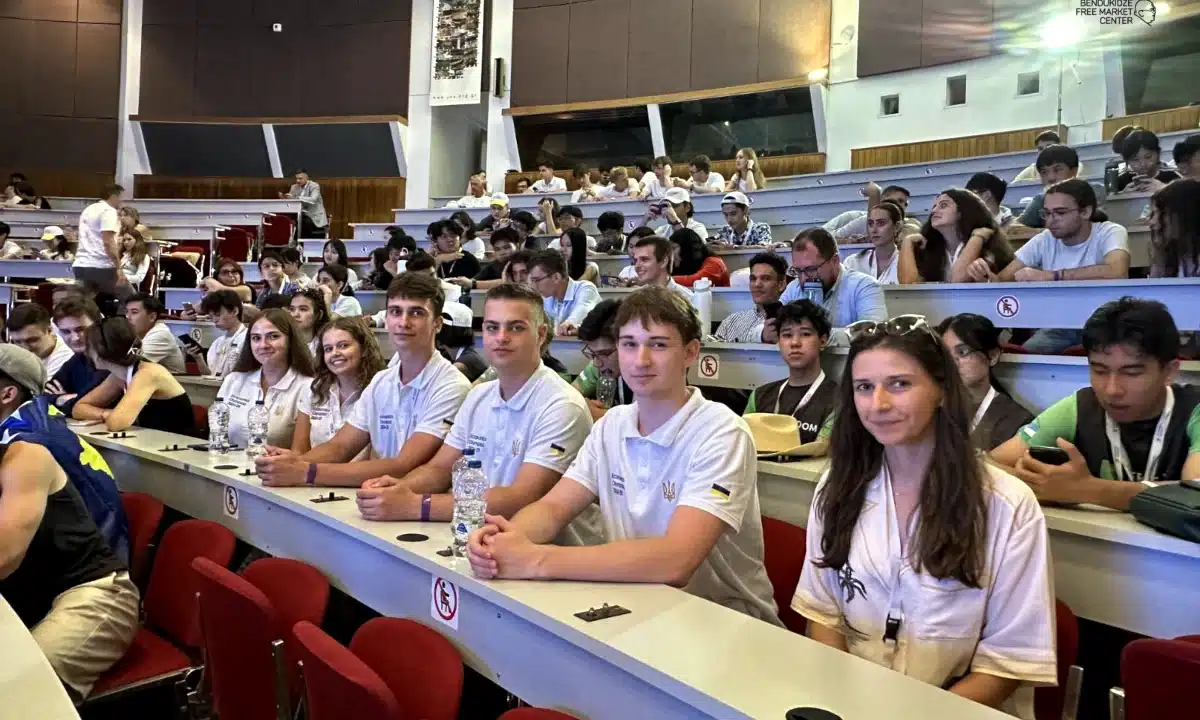 Учень із Рівненщини взяв участь у фіналі Міжнародної економічної олімпіади