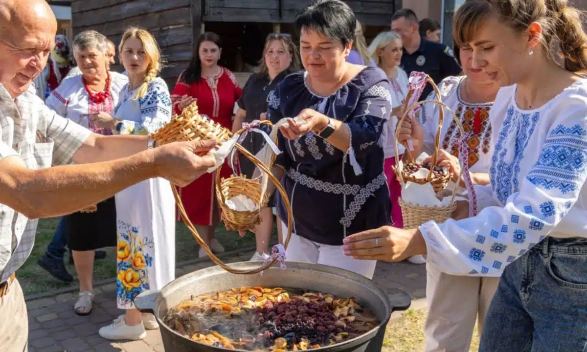 У Білій Криниці відбудеться фестиваль “Білокриницький узвар” і презентація проєкту «Культурний код: відчуй себе в традиції»
