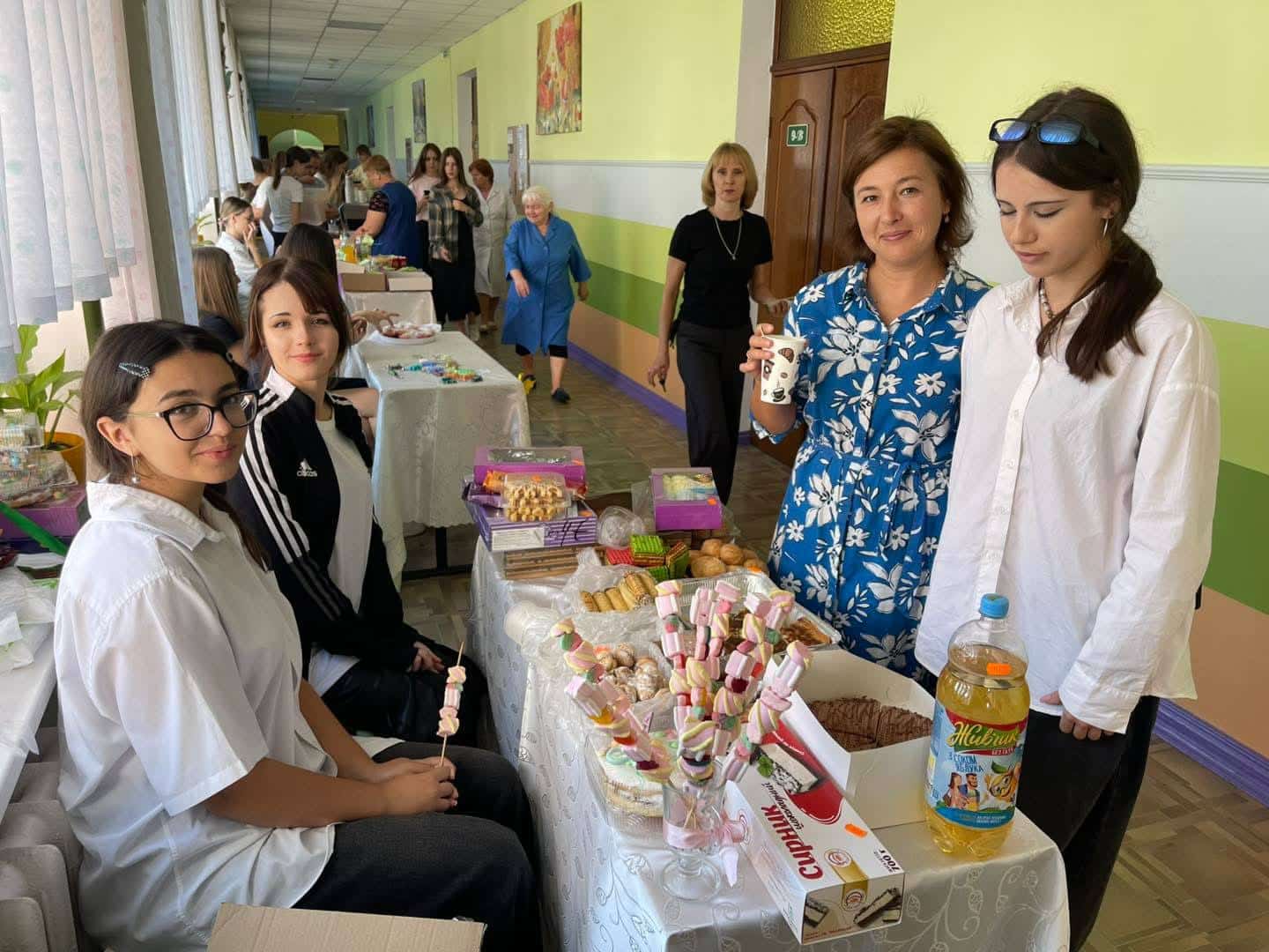 У Рівному ліцеїсти зібрали 94 тисячі гривень на благодійному ярмарку