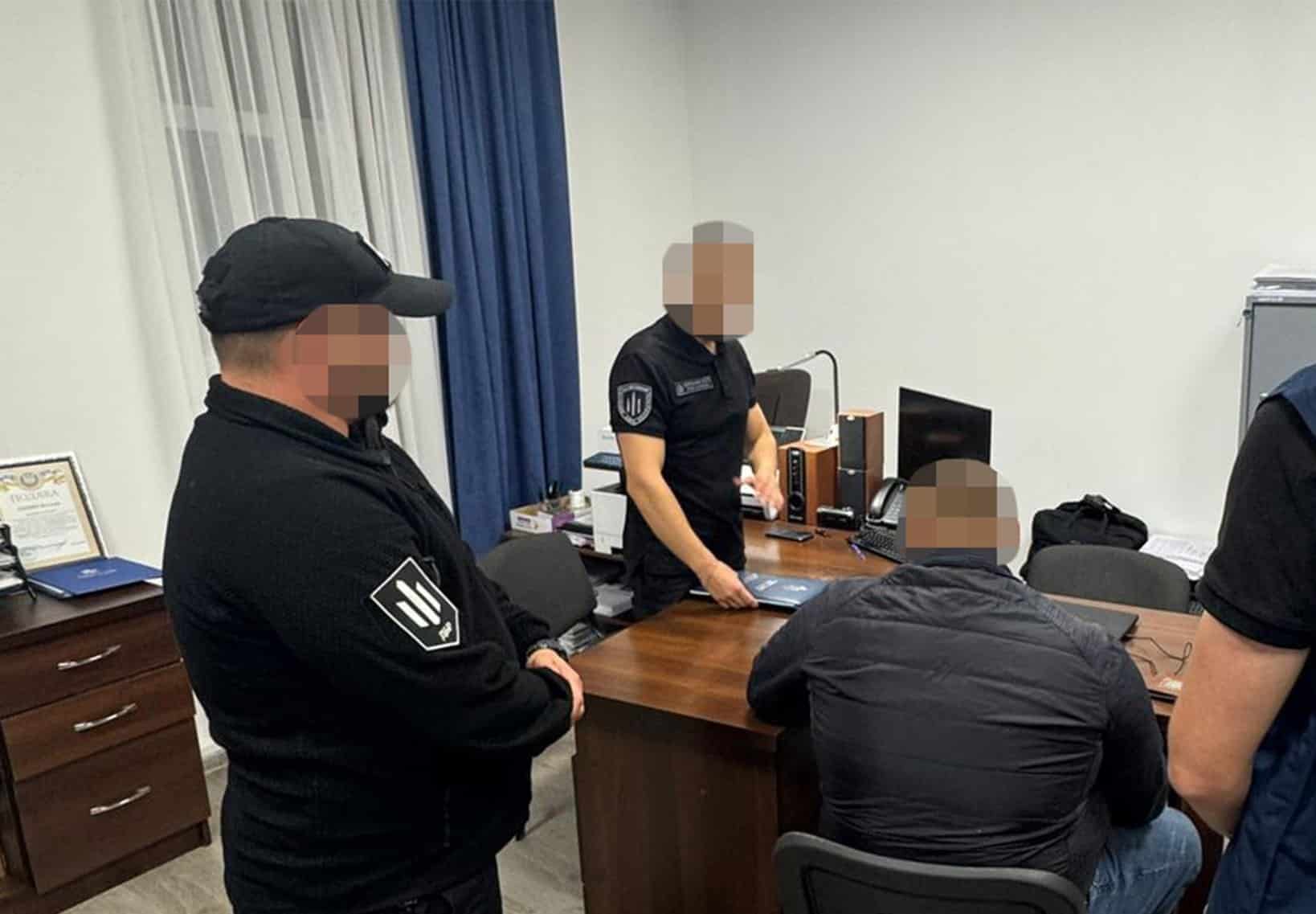 Командира військової частини з Рівного підозрюють у використанні підлеглих для будівництва будинку