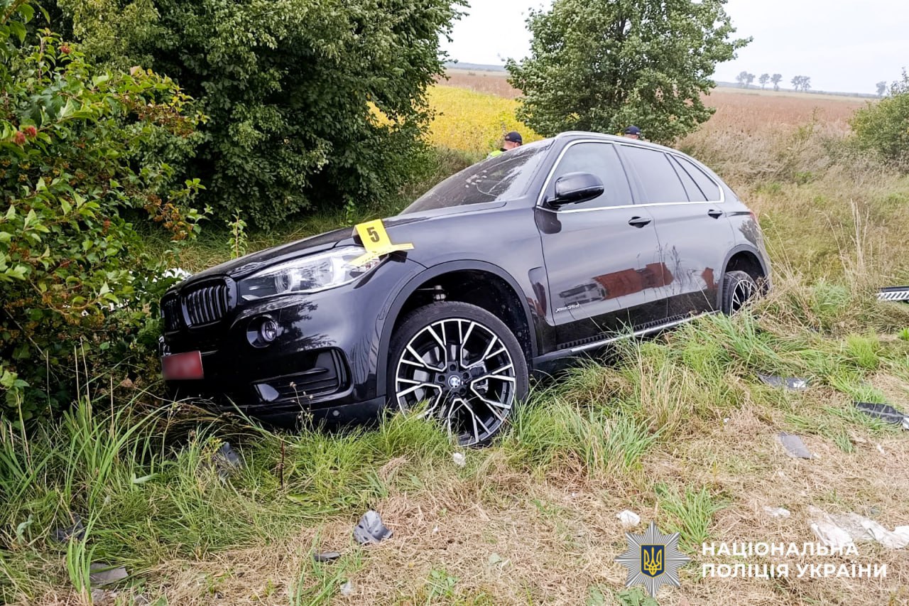 Потрійна ДТП на Костопільщині: легковик влетів у кювет