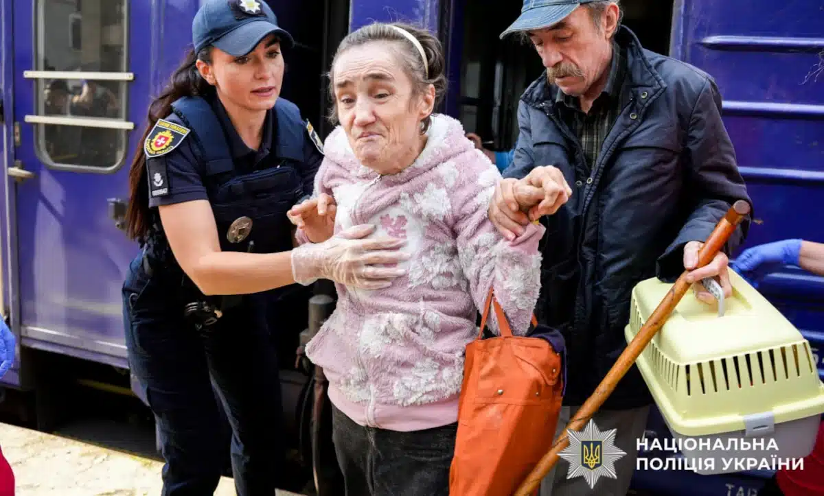 На Рівненщину прибули ще два евакуаційні потяги з Донеччини. Розмістили 29 людей