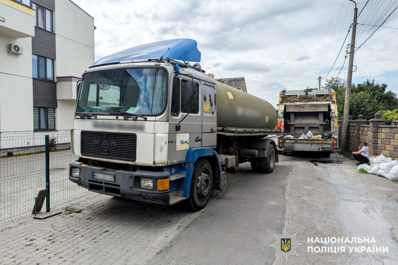 двоє водіїв постануть перед судом за наїзд на пішоходів заднім ходом