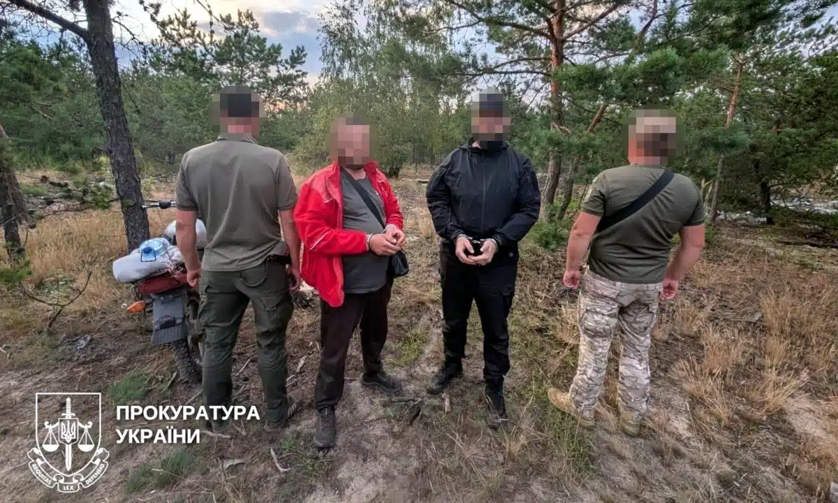 На Рівненщині викрито мережу нелегальних “переправників”: 24 підозрюваних у незаконному виїзді чоловіків за кордон