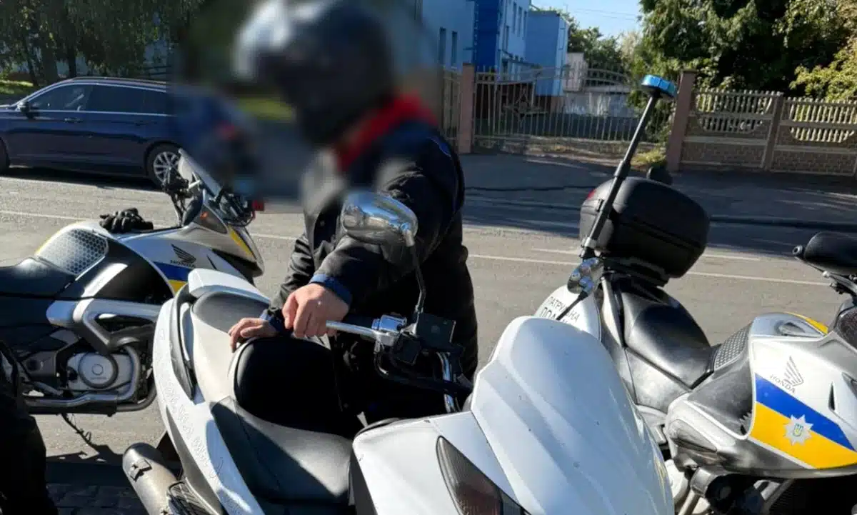 У Рівному мотопатрульні зупинили водія скутера з ознаками сп’яніння та без права керування