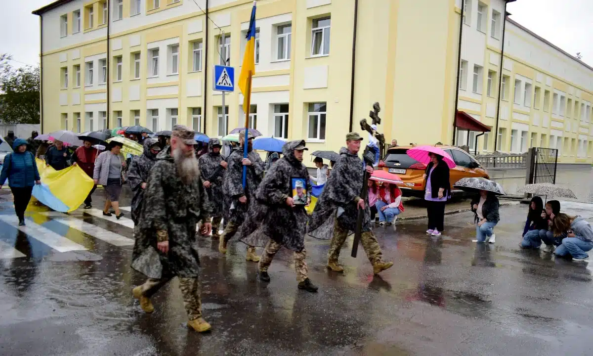 У Здолбунові провели в останній шлях захисника Андрія Мягкого